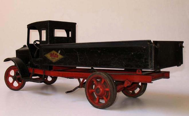 Kelmet Toys Price Guide, buddy l museum vintage space toys, kelmet fire truck for sale, buddy l museum appraisals,antique kelmet toy trucks, kelmet fire truck appraisals, kelmet fire truck,  buddy l truck, kelmet toy truck factory, kelmet oil tanker, kelemt truck price guide, buying kelemt toy trucks, kelmet dump truck value guide, free kelemt toy appraisals,  buddy l toy truck appraisals, kelmet coal truck keystone coal truck buddy l ice truck with ice tongs buddy l pressed steel toys buddy l trucks vintage sturditoy u s mail trucks steelcraft toy truck free antique toy appraisals japan tin toy robots vintage space cars japan tin toys buddy l trains, kelmet toy trucks for sale, buddy l trucks for sale, keystone toy trucks for sale, buddy l fire truck kelmet dump truck